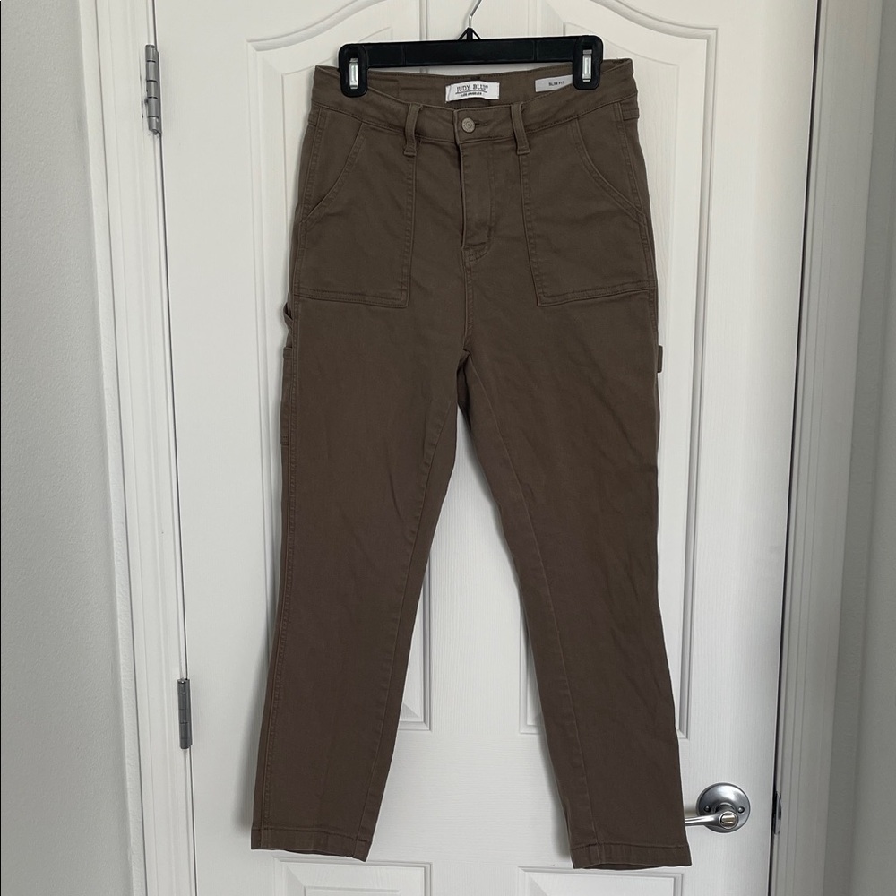 Judy Blue Slim Fit Cargo type style jeans. Size 7/28